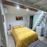 Les De Apartment