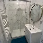 Les De Apartment